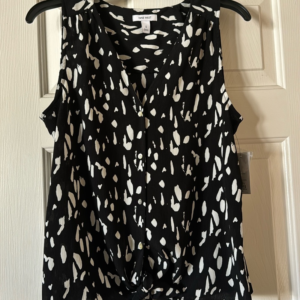 NWT Nine West blouse. Size small.